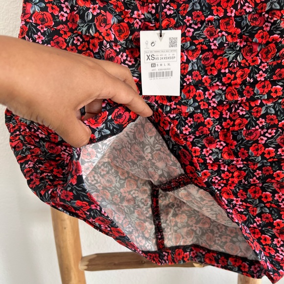 Zara Red Floral Printed Ruched Mini Skirt NWT - Picture 6 of 9